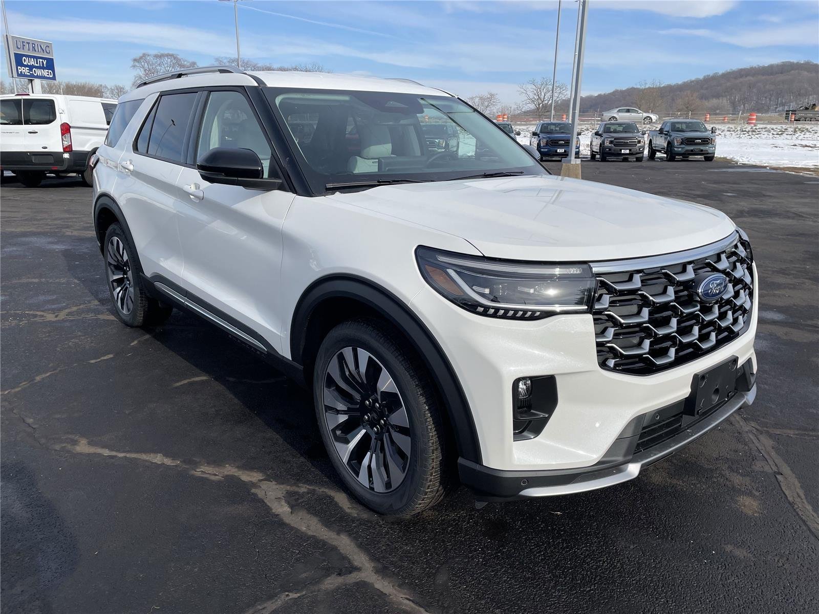 New 2026 Star White Metallic Tri-Coat Ford Platinum™ image 59