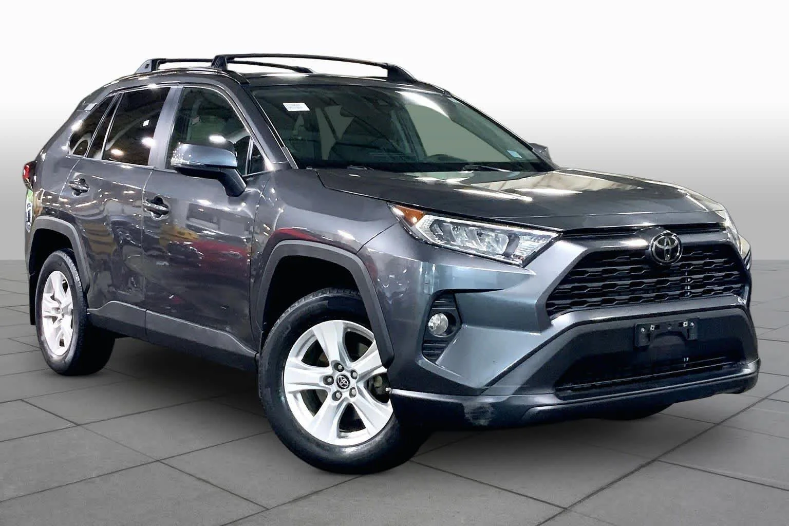 Used 2020 Magnetic Gray Metallic Toyota XLE image 3