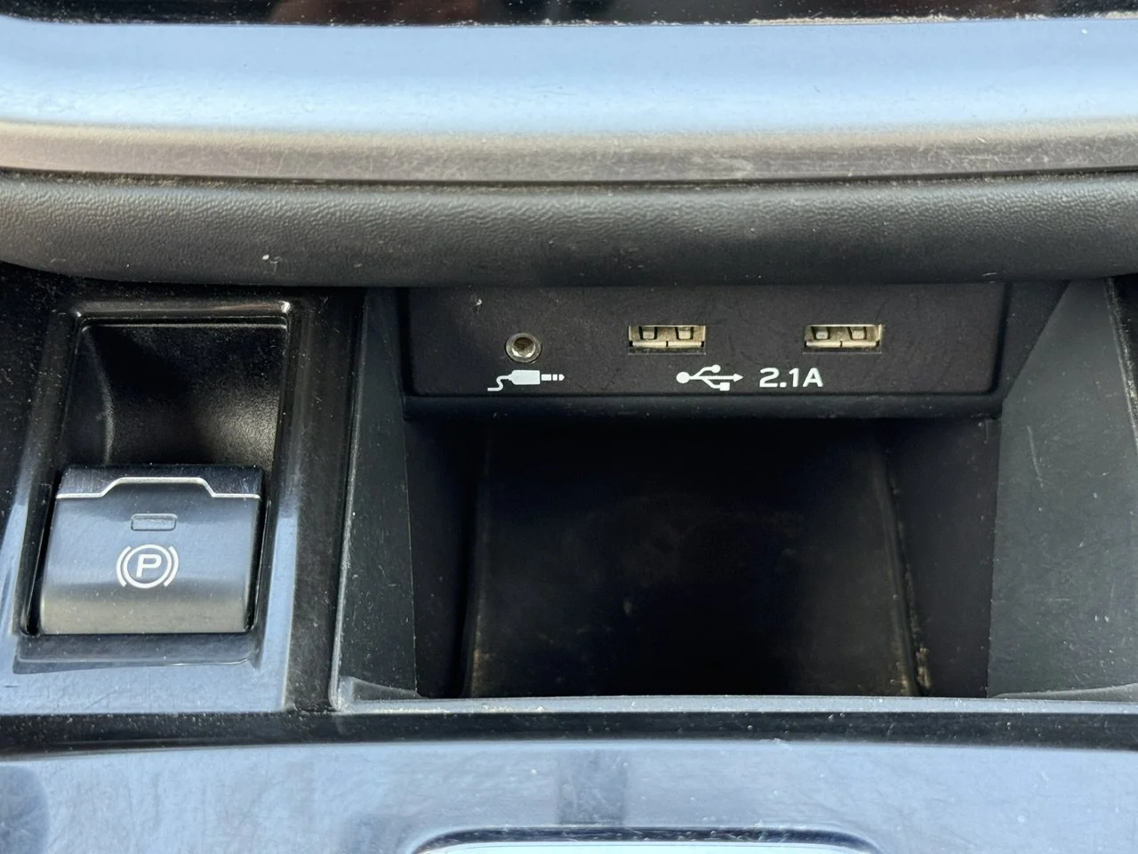 Used 2022 Magnetite Gray Metallic Subaru Premium image 21