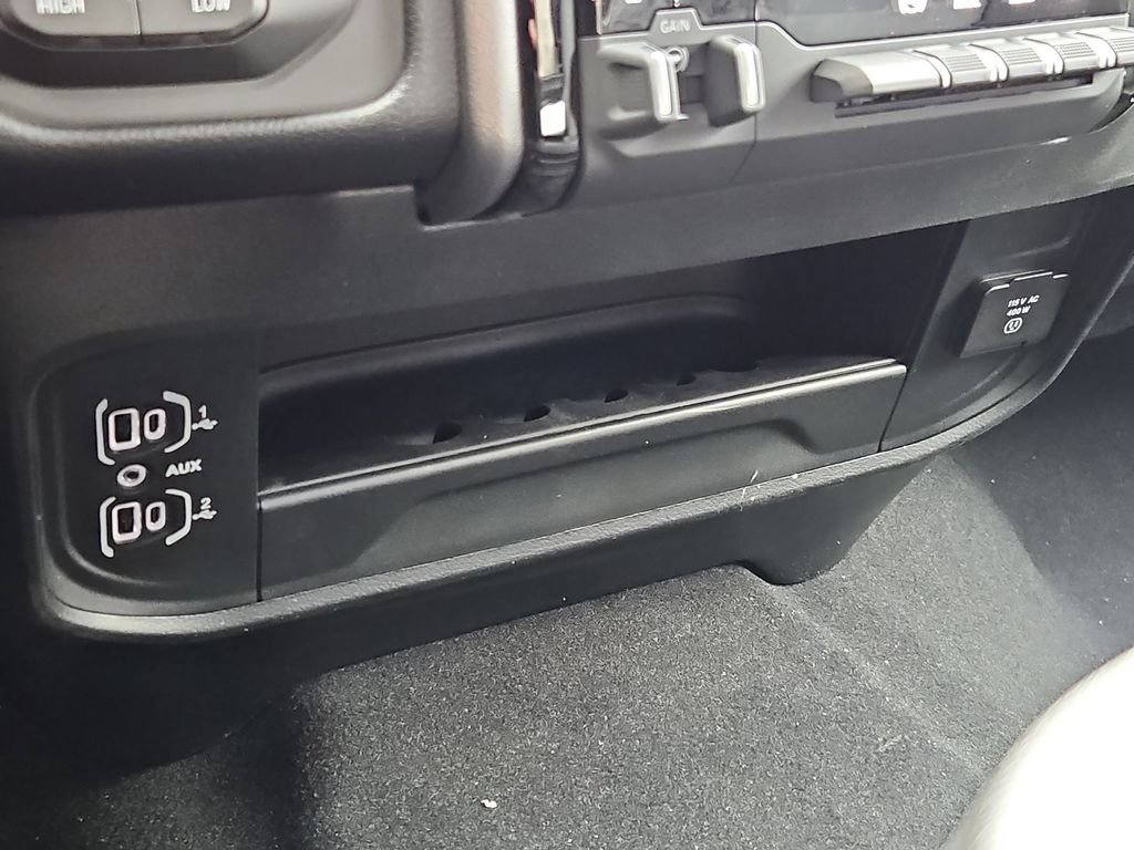 New 2026 Bright White Clear-Coat Exterior Paint RAM Laramie image 26