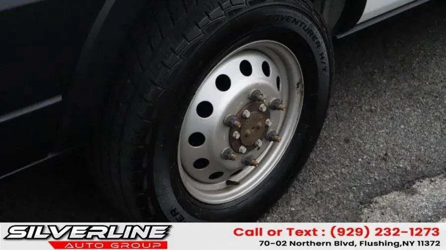 Used 2023 Oxford White Ford 250 image 11