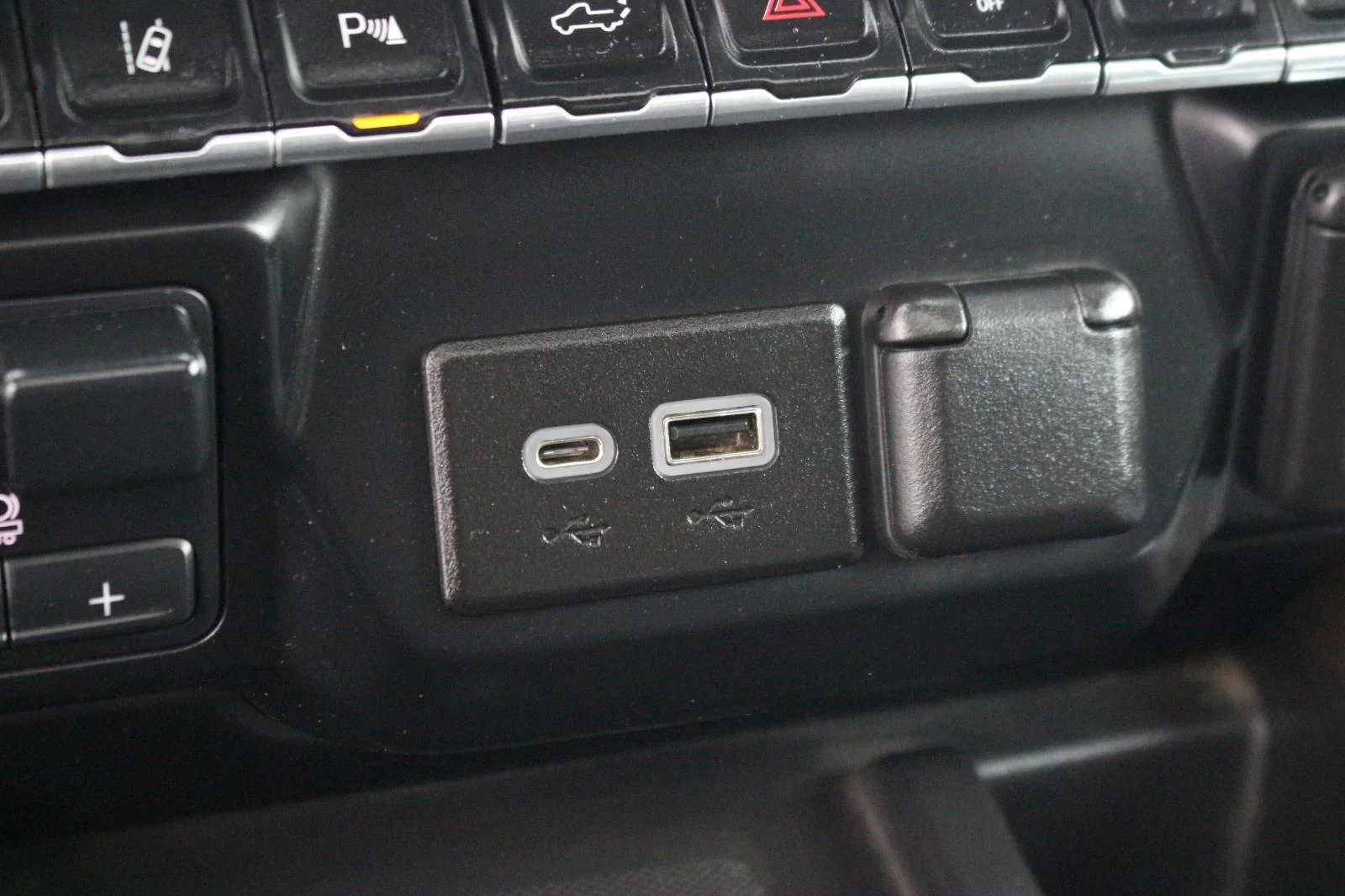 Used 2023 Ebony Twilight Metallic GMC Denali image 32