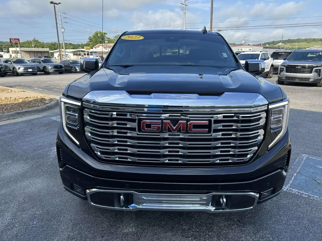 Used 2023 Onyx Black GMC Denali image 9