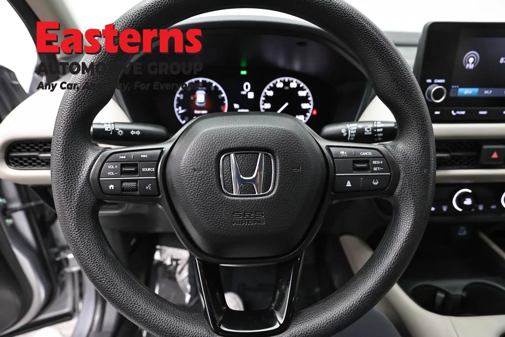 Used 2025 Silver Honda LX image 10