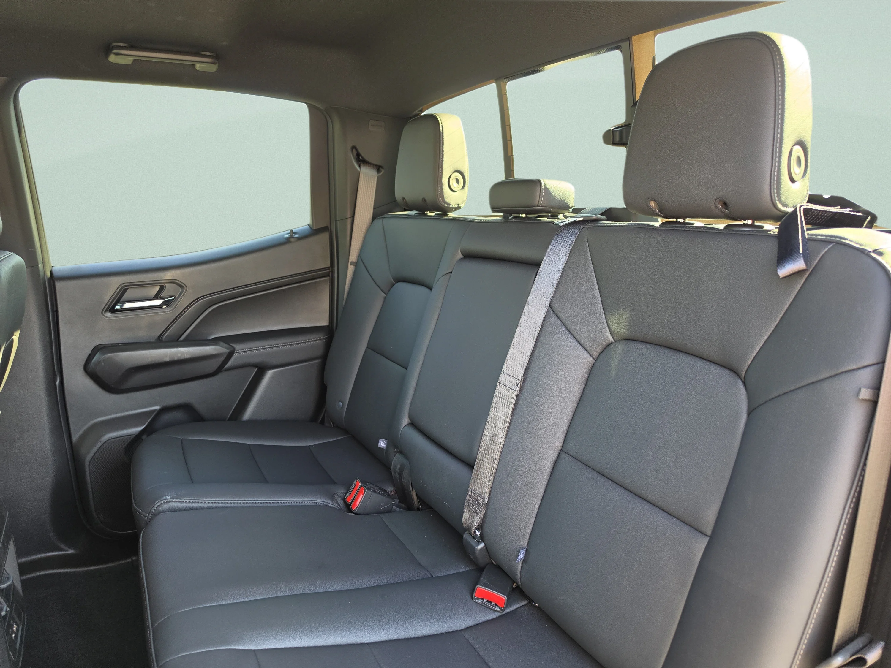 Used 2026 Sterling Gray Metallic Chevrolet 2WD LT image 22