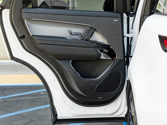 New 2026 Fuji White Land Rover SE image 24