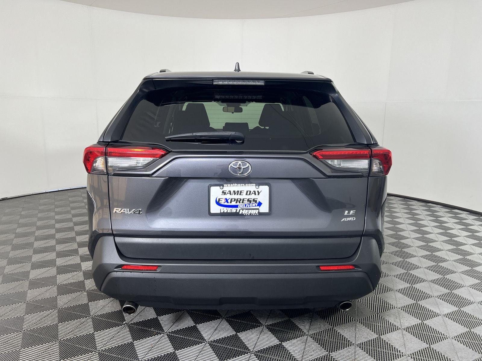 Used 2019 Magnetic Gray Metallic Toyota LE image 4