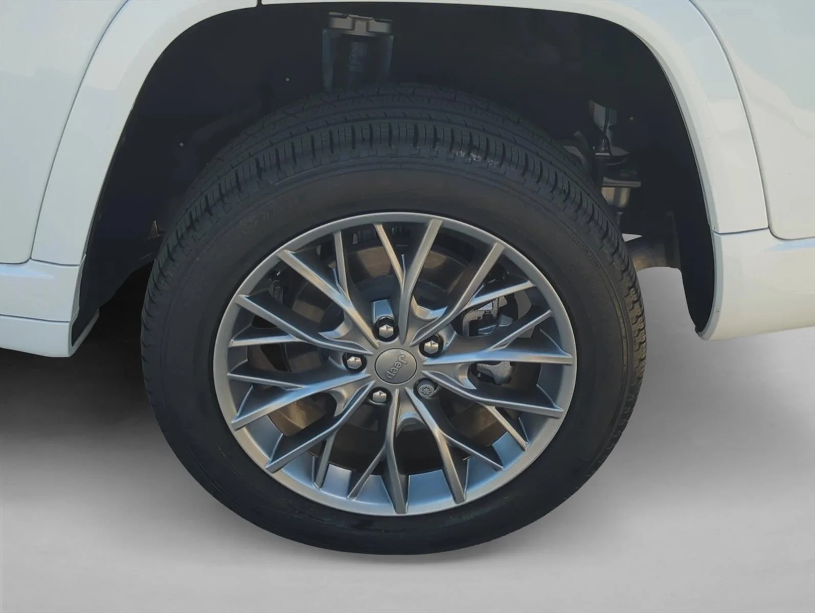 Used 2025 Bright White Clearcoat Jeep Summit image 21