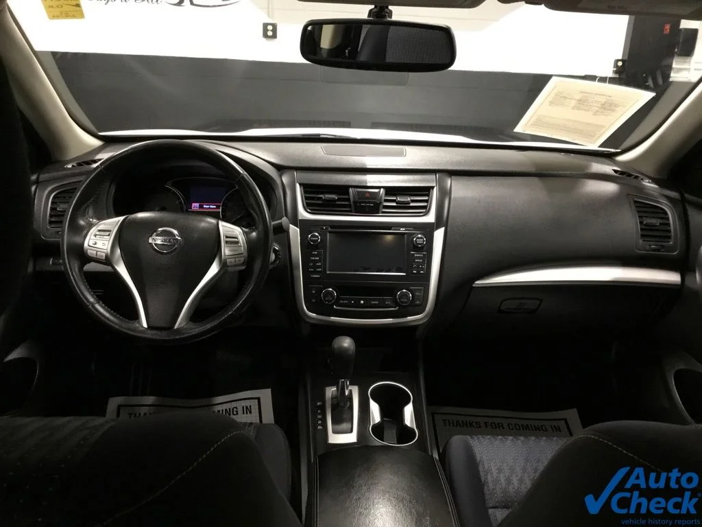 Used 2016 White Nissan 2.5 SV image 25