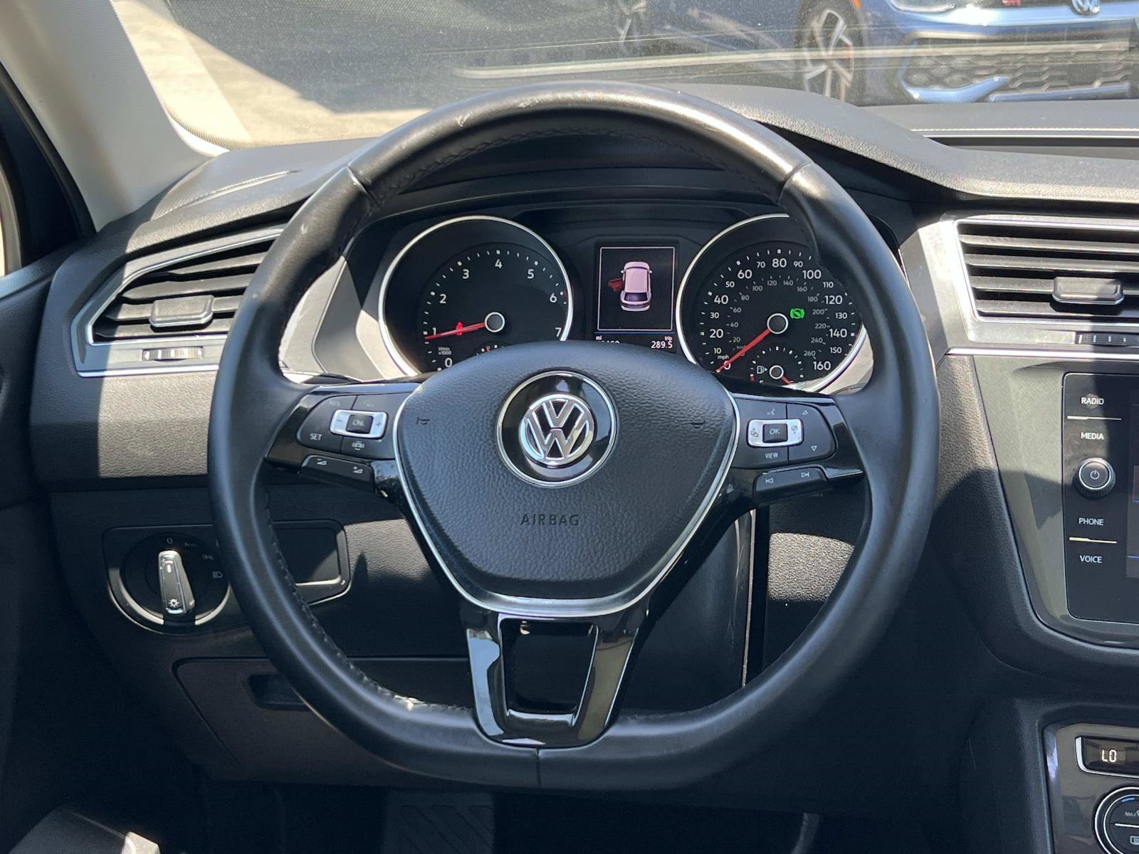 Used 2019 Platinum Gray Metallic Volkswagen SE image 8