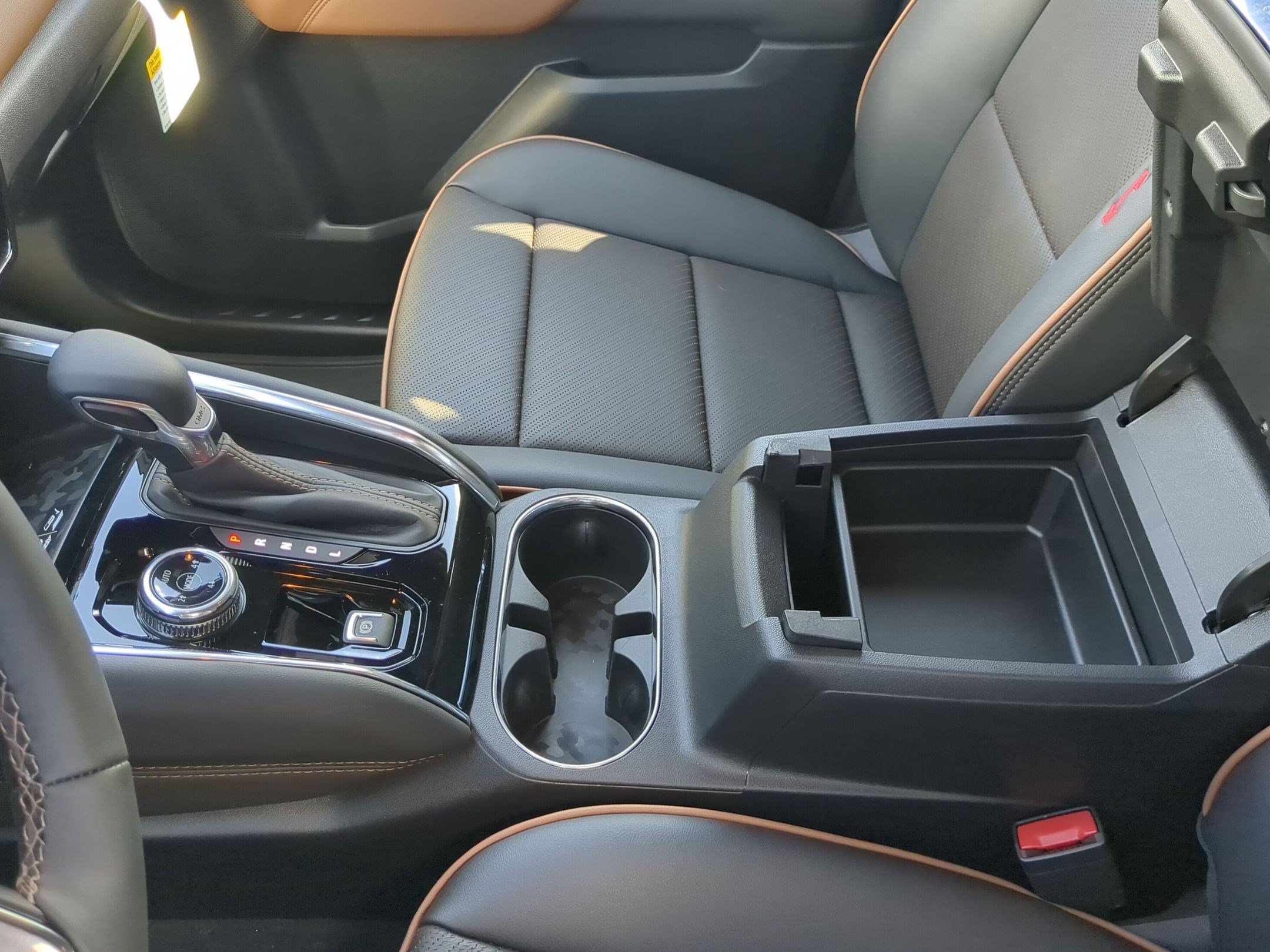2026 GMC Canyon AT4 - Photo 24