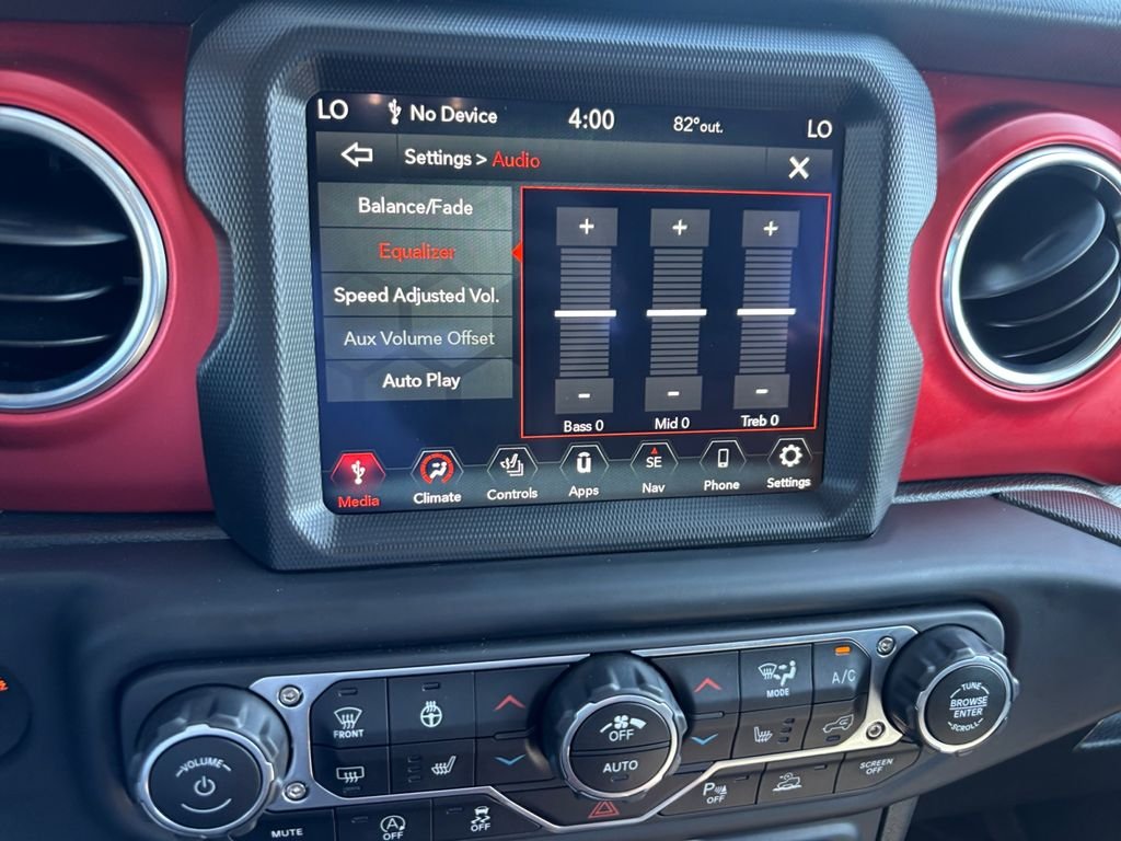 Used 2021 White Jeep Rubicon image 22