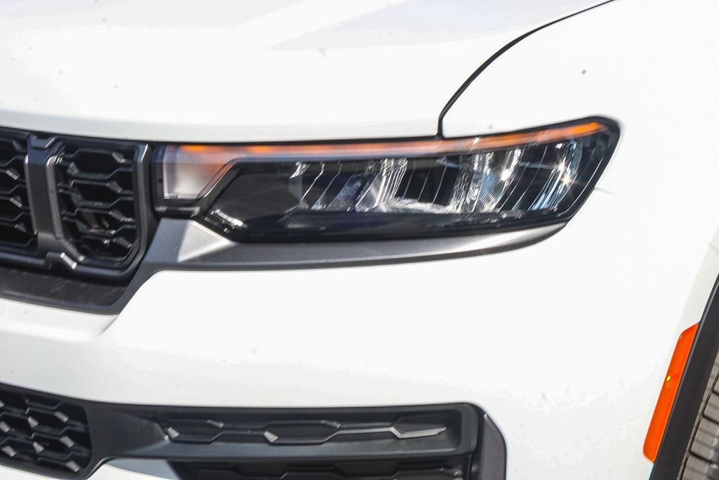 New 2026 Bright White Clearcoat Jeep Altitude image 5