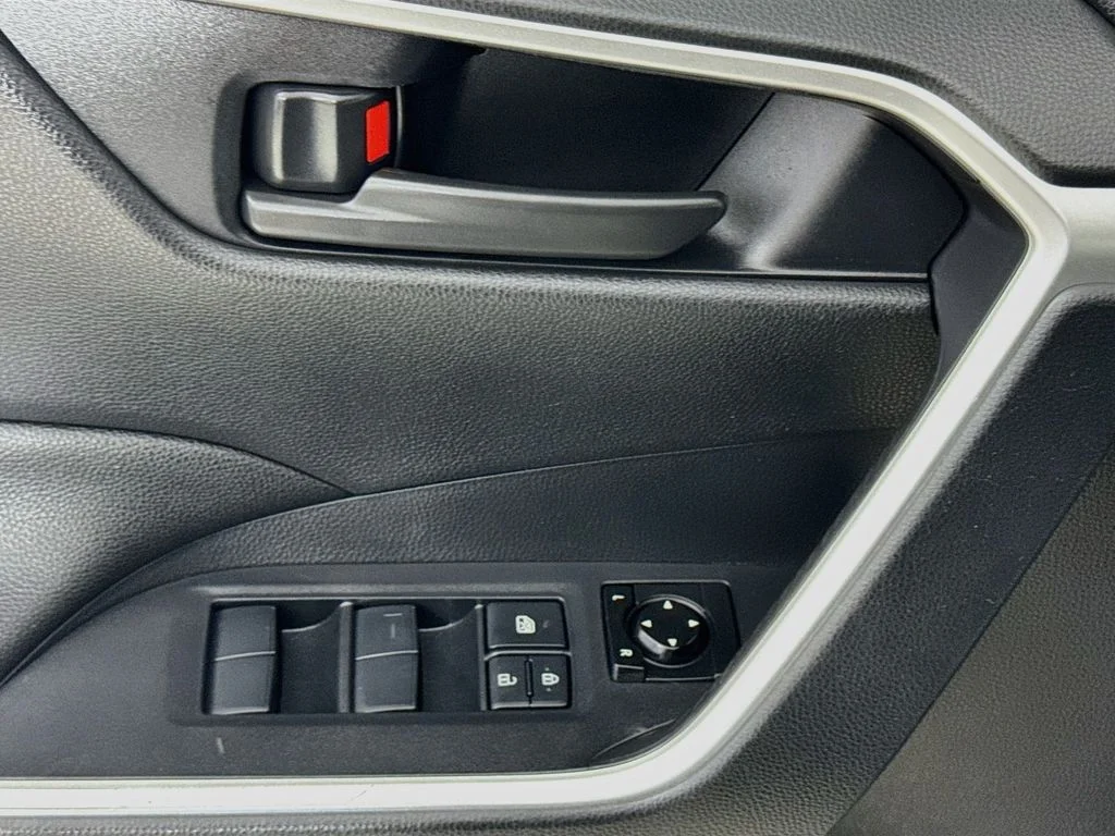 Used 2022 Midnight Black Metallic Toyota LE image 21