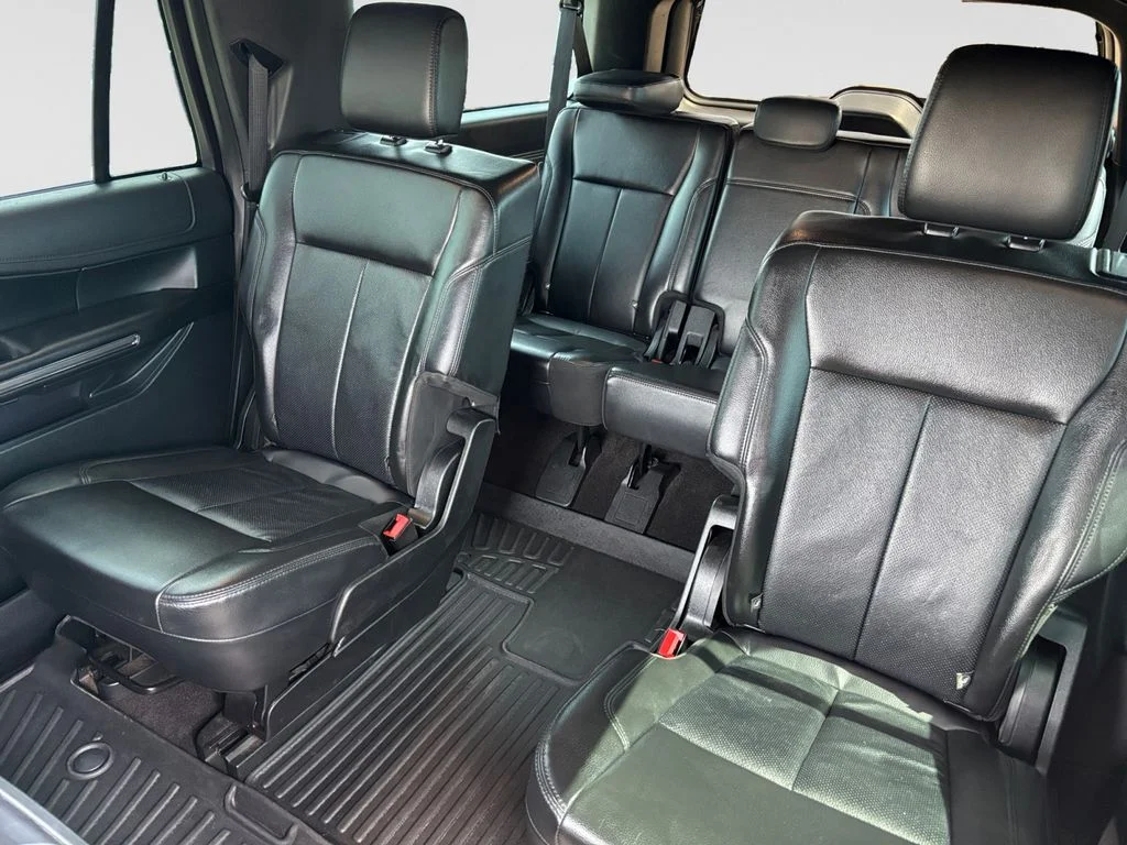 Used 2020 Black Ford XLT image 13