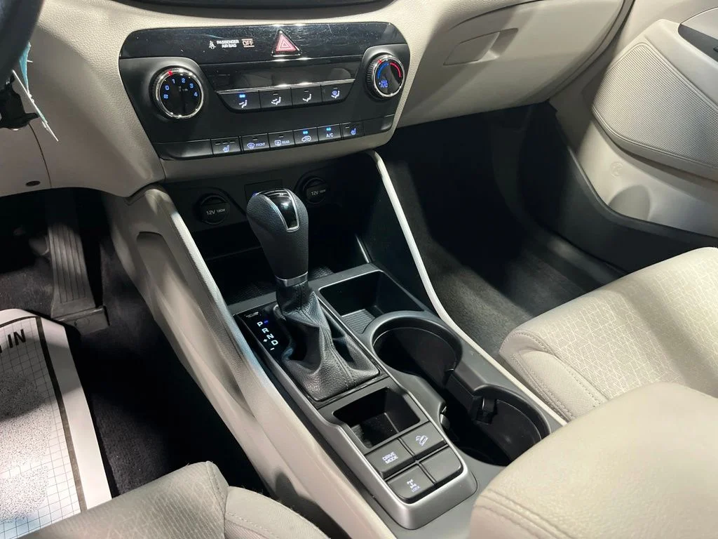 Used 2018 Molten Silver Hyundai SEL image 25