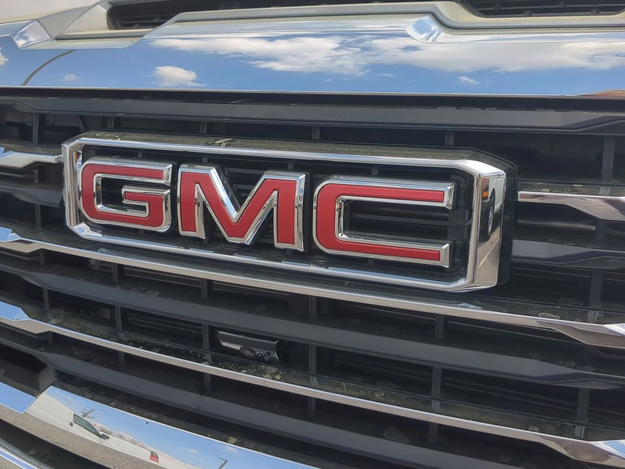 New 2026 Sterling Metallic GMC SLT image 32