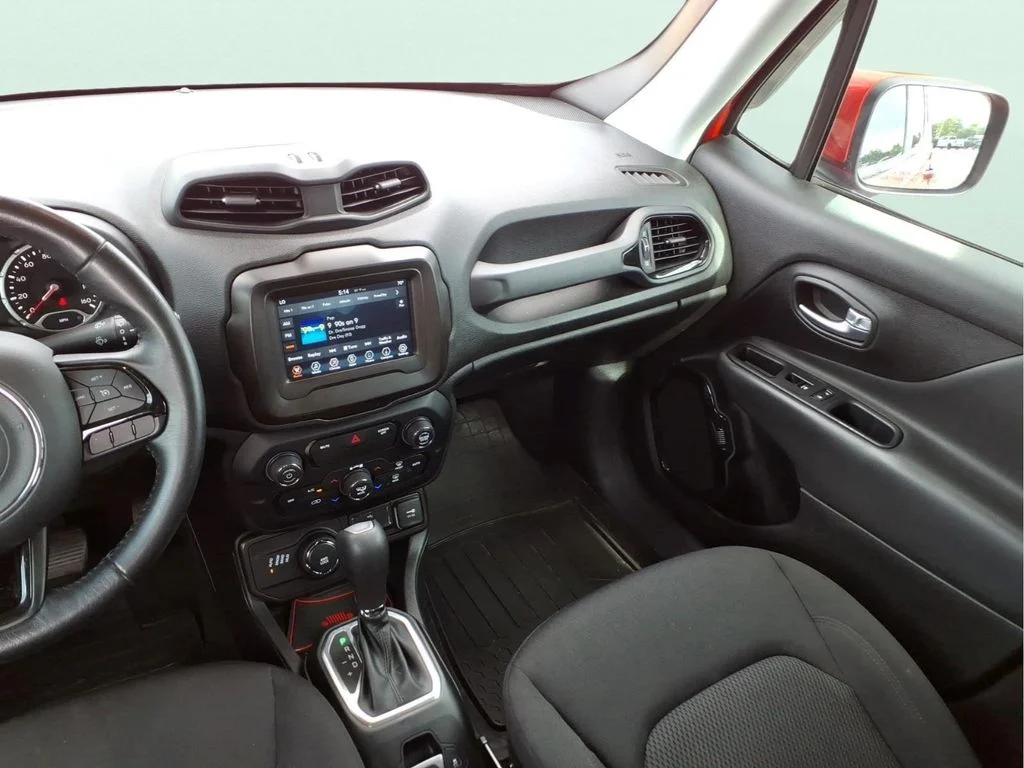 Used 2019 Red Jeep Latitude image 19
