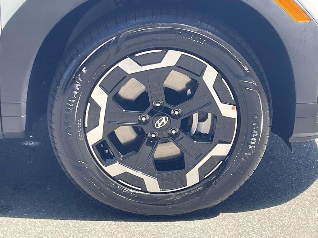 New 2027 White Hyundai SEL AWD image 8