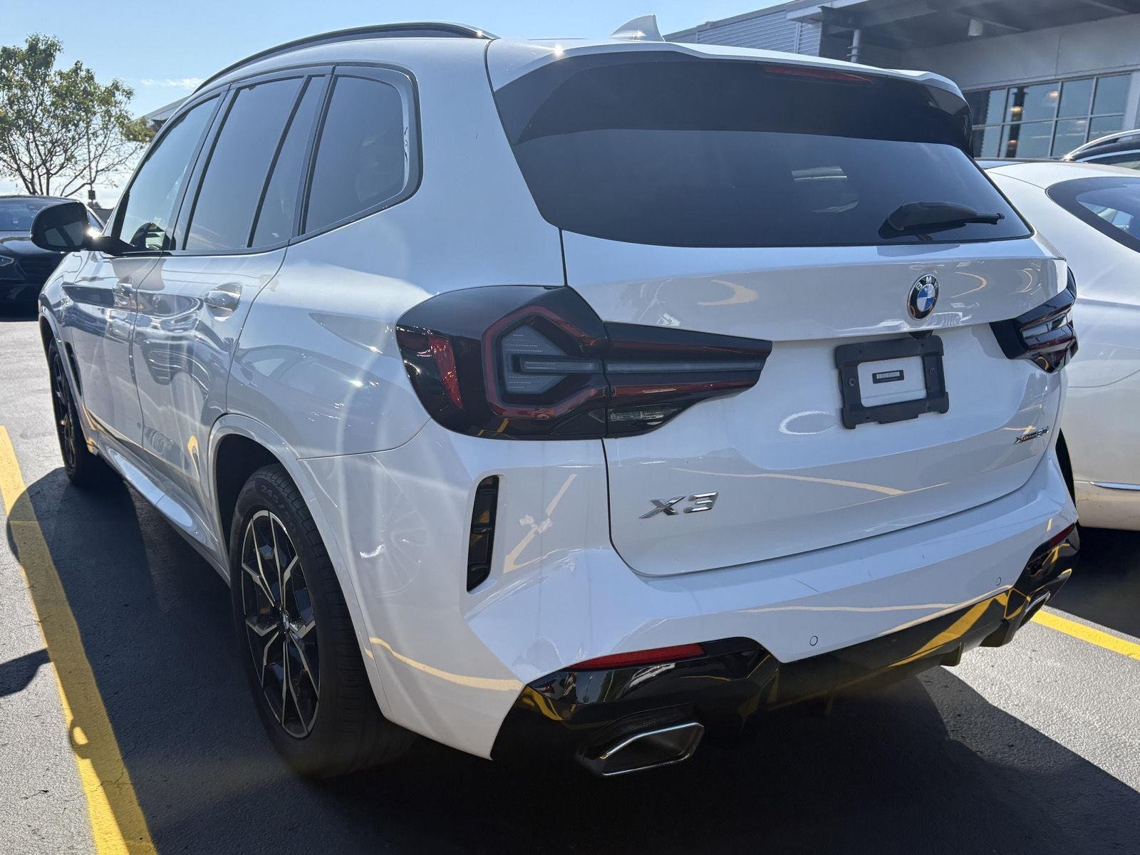 Used 2023 Alpine White BMW xDrive30i image 6