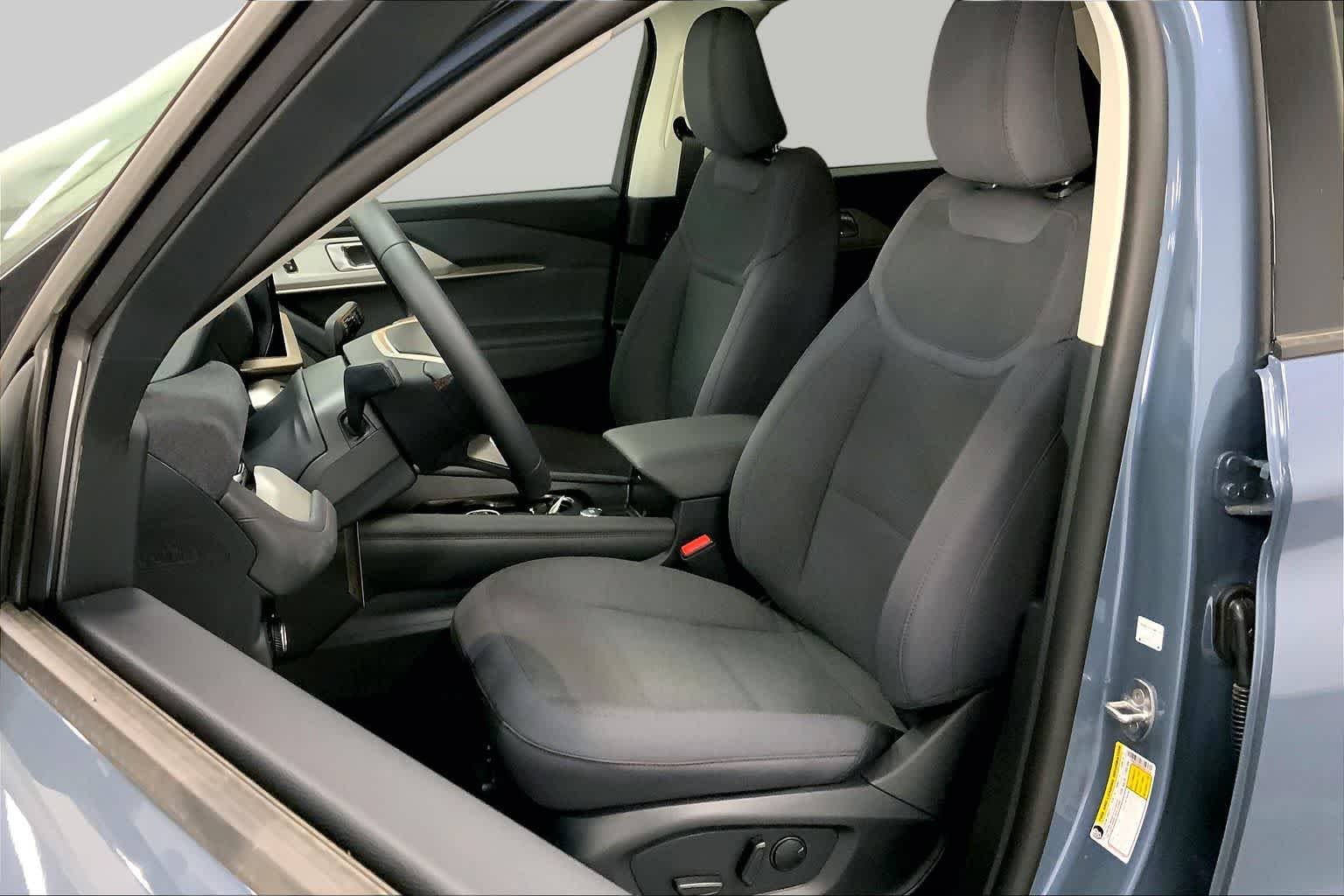 New 2026 Vapor Blue Metallic Ford Active image 8