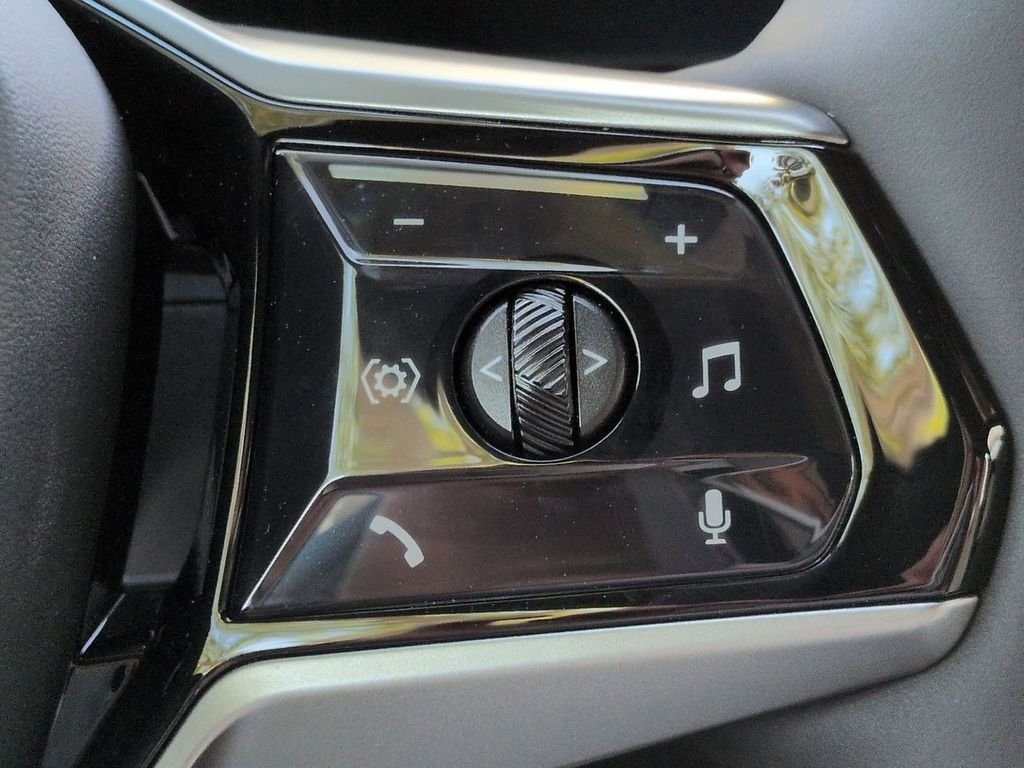 New 2026 White Metallic BMW eDrive40 image 27