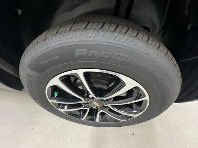 New 2026 Sterling Gray Metallic Chevrolet LT image 31