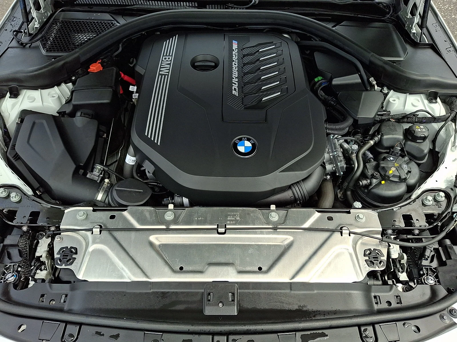 Used 2025 Mineral White Metallic BMW M240i xDrive image 28