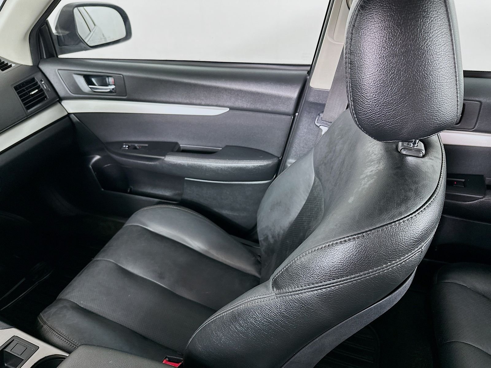 Used 2012 Ice Silver Metallic Subaru 2.5i image 20