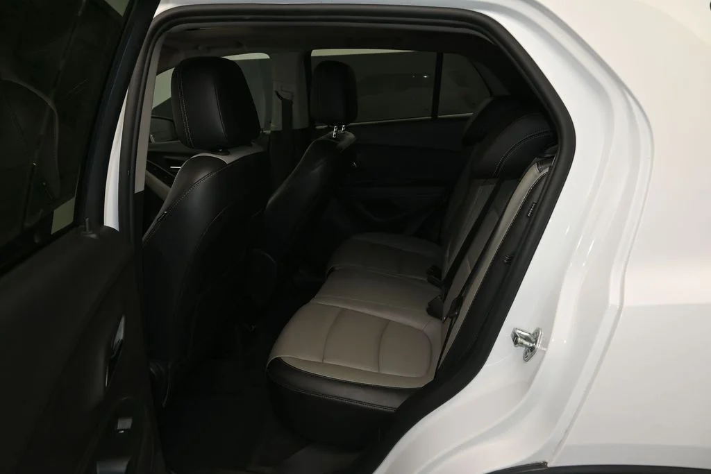 Used 2016 Summit White Chevrolet LTZ image 18