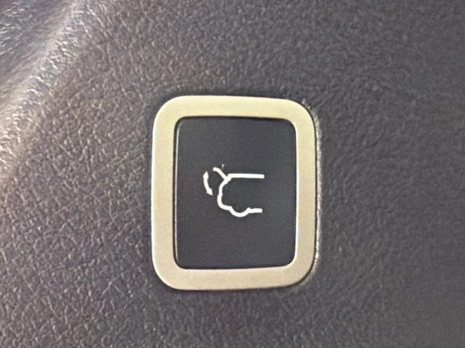 Used 2019 Silver Chrysler Touring L Plus 35th Anniversary image 17