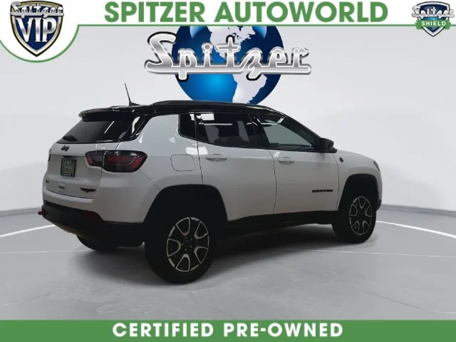 Used 2025 White Jeep Trailhawk image 17