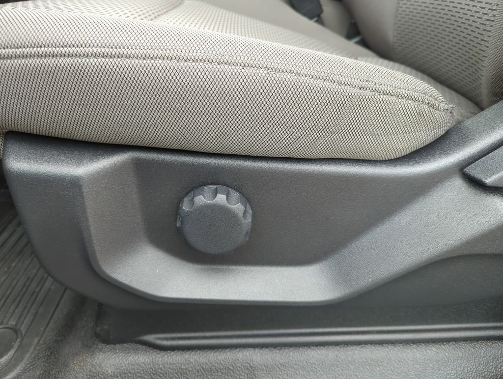 Used 2022 Silver Ford XLT image 13