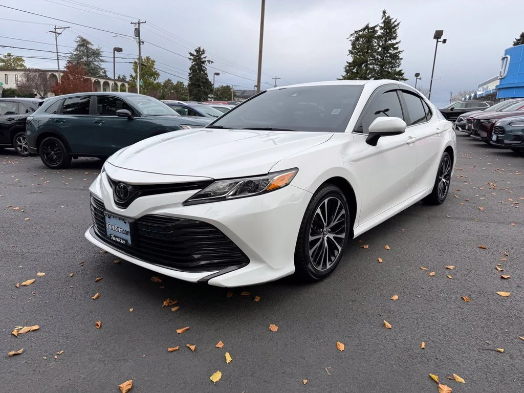Used 2019 Super White Toyota LE image 4