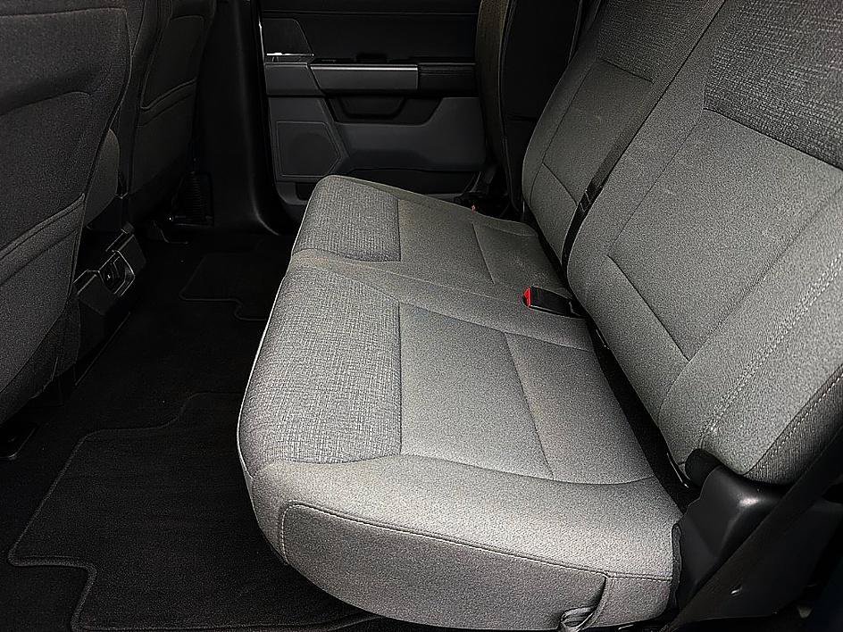 Used 2025 Silver Metallic Ford XLT image 10