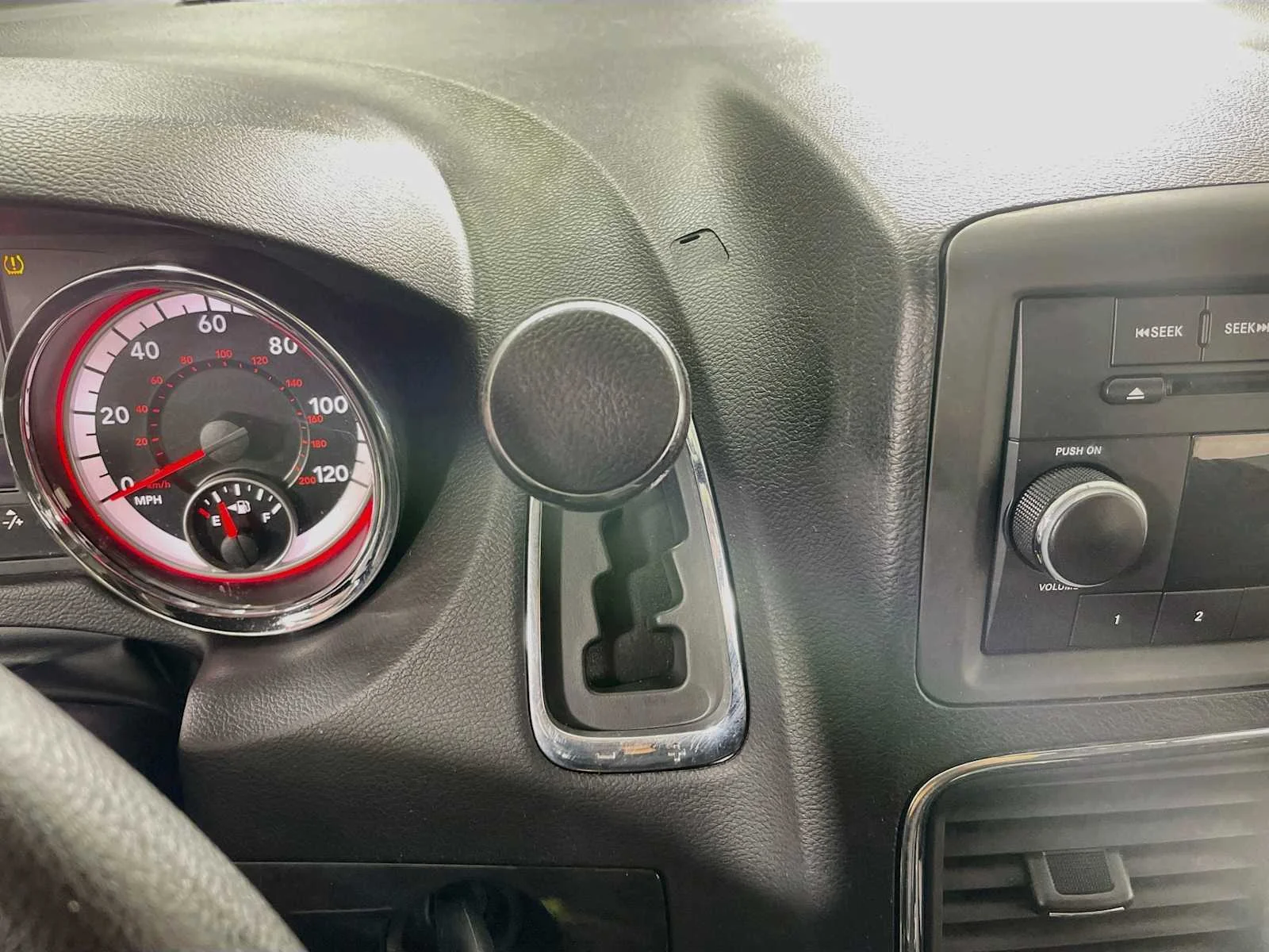 Used 2014 Bright White Clearcoat Dodge SXT image 13