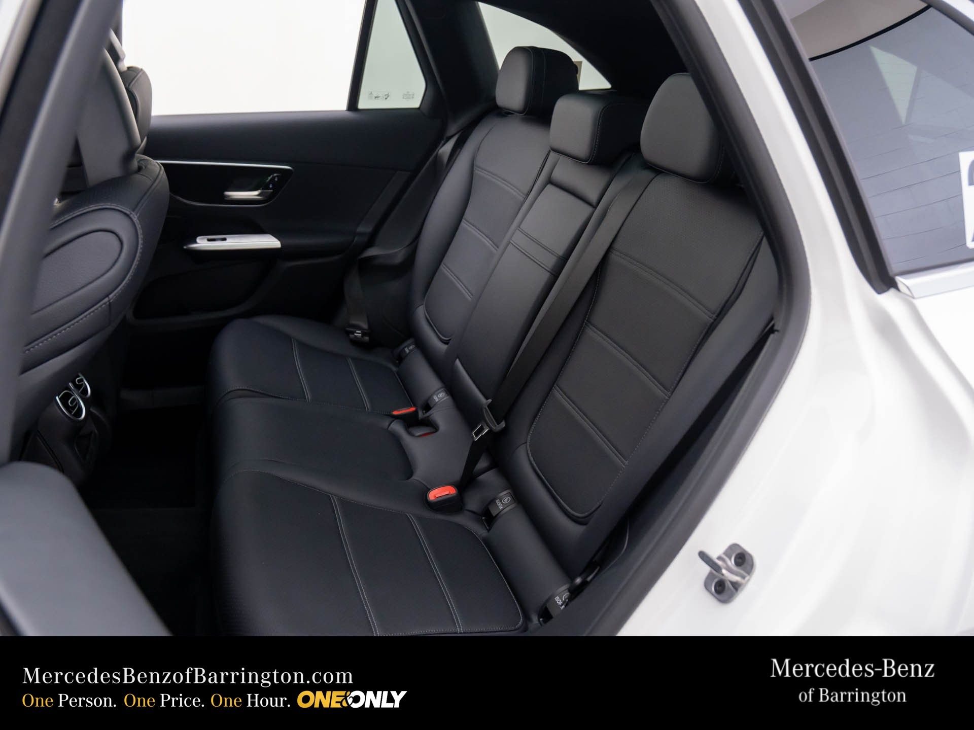 New 2026 Polar White Mercedes-Benz GLC 300 image 19
