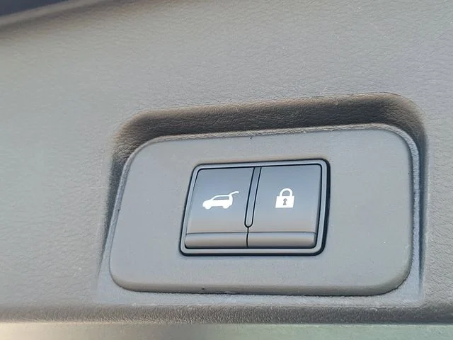 Used 2025 Blue Nissan SV image 9