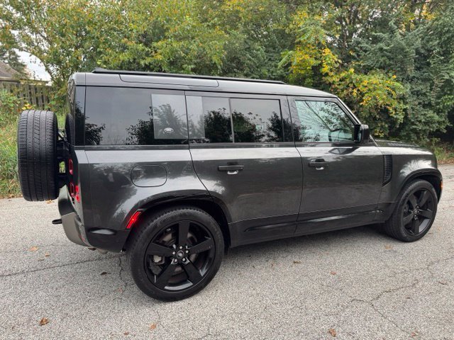 Used 2024 Carpathian Gray Premium Metallic Land Rover X-Dynamic SE image 5
