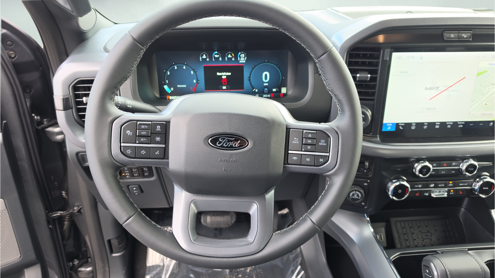 New 2026 Carbonized Gray Metallic Ford XLT image 13