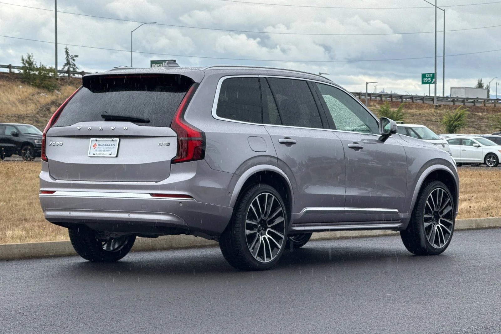 New 2026 Aurora Silver Volvo Plus image 3