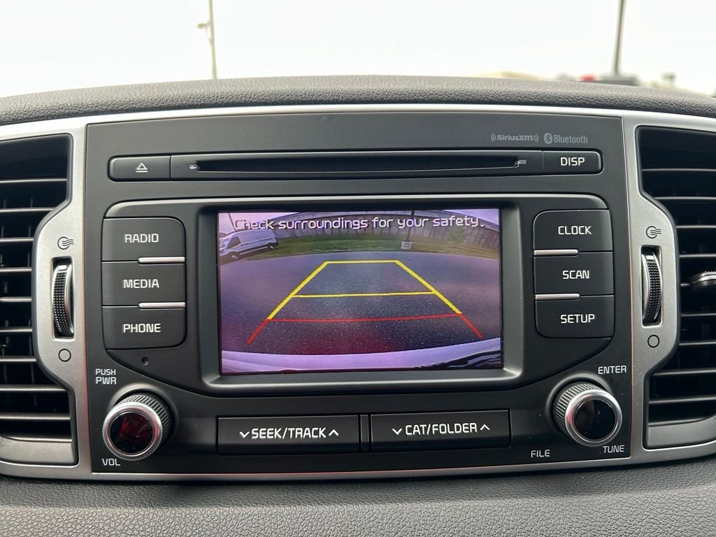 Used 2018 White Kia LX image 22