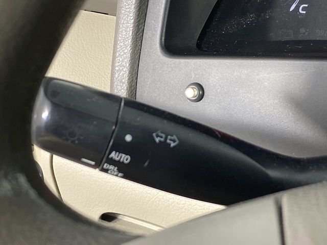 Used 2009 Beige Toyota LE image 15