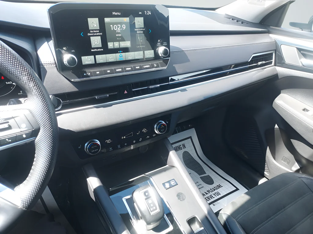 Used 2024  Mitsubishi SE image 15