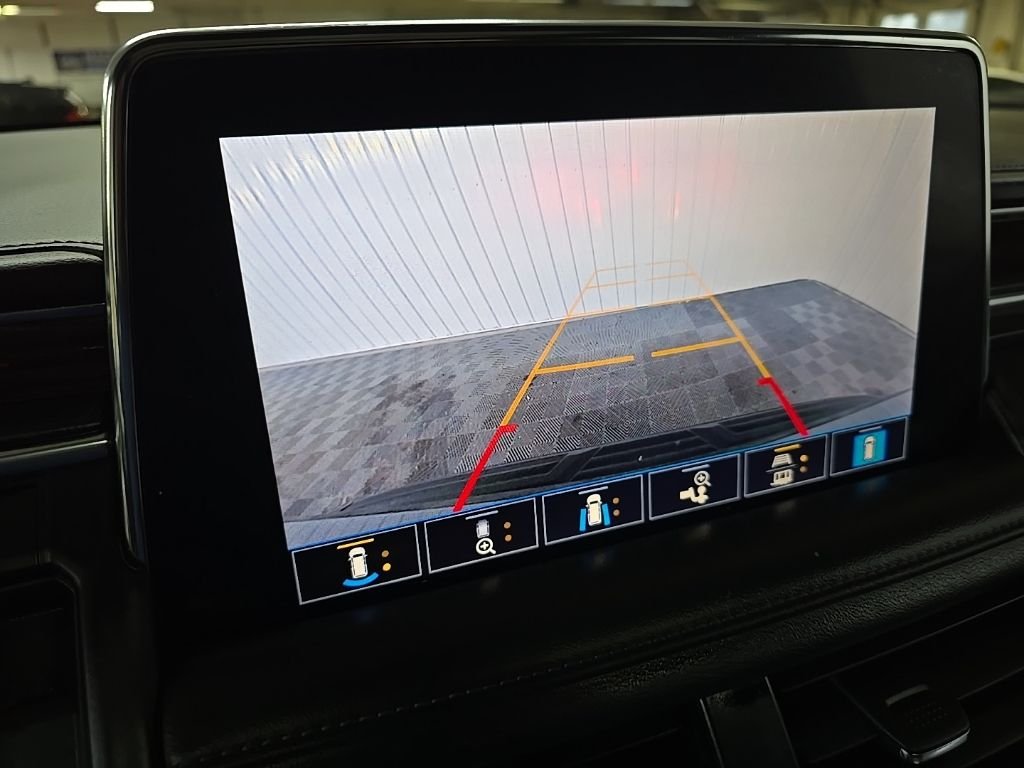 Used 2021 Black Chevrolet Z71 image 27