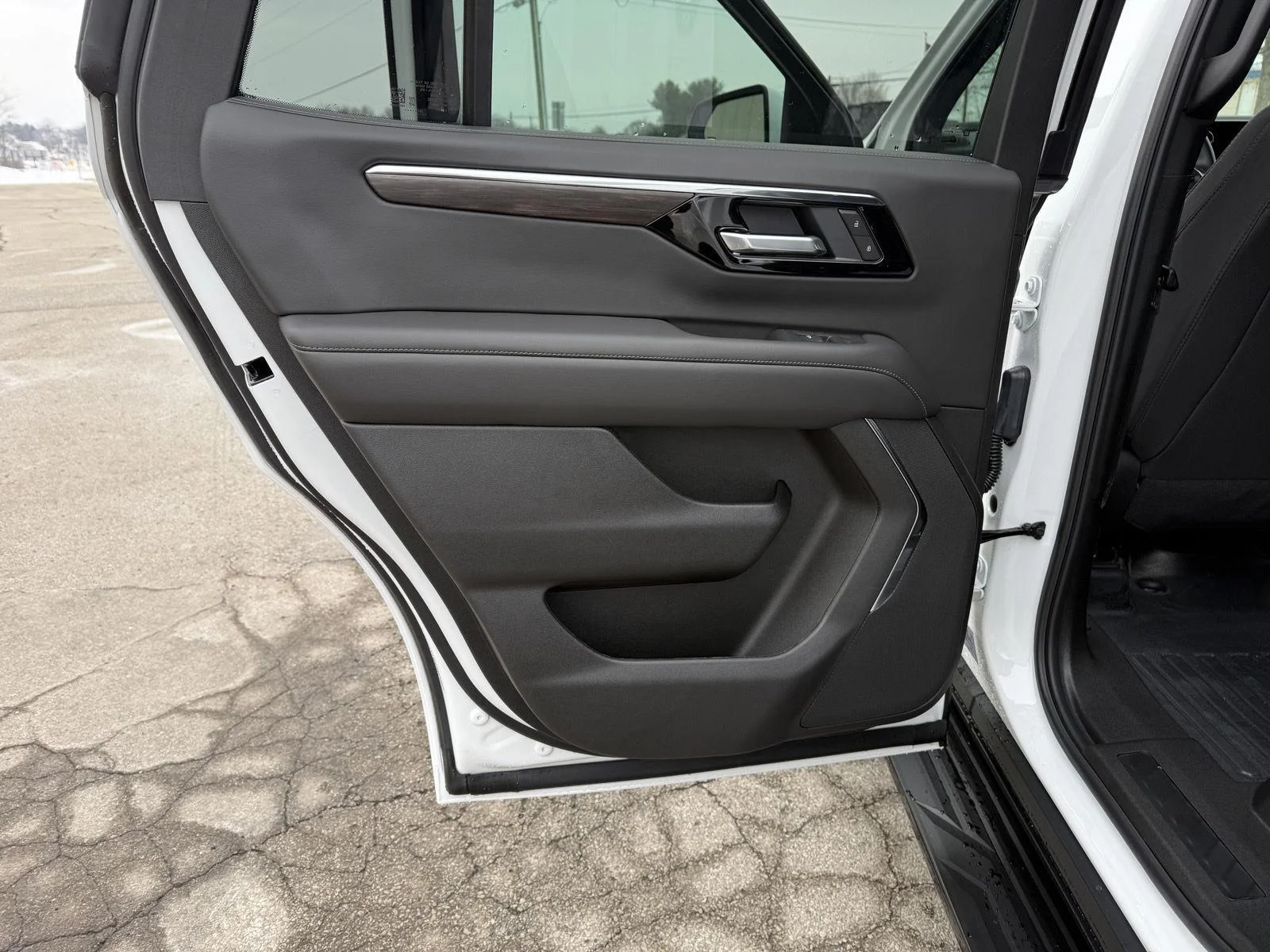New 2025 Summit White Chevrolet Pursuit Rated image 20