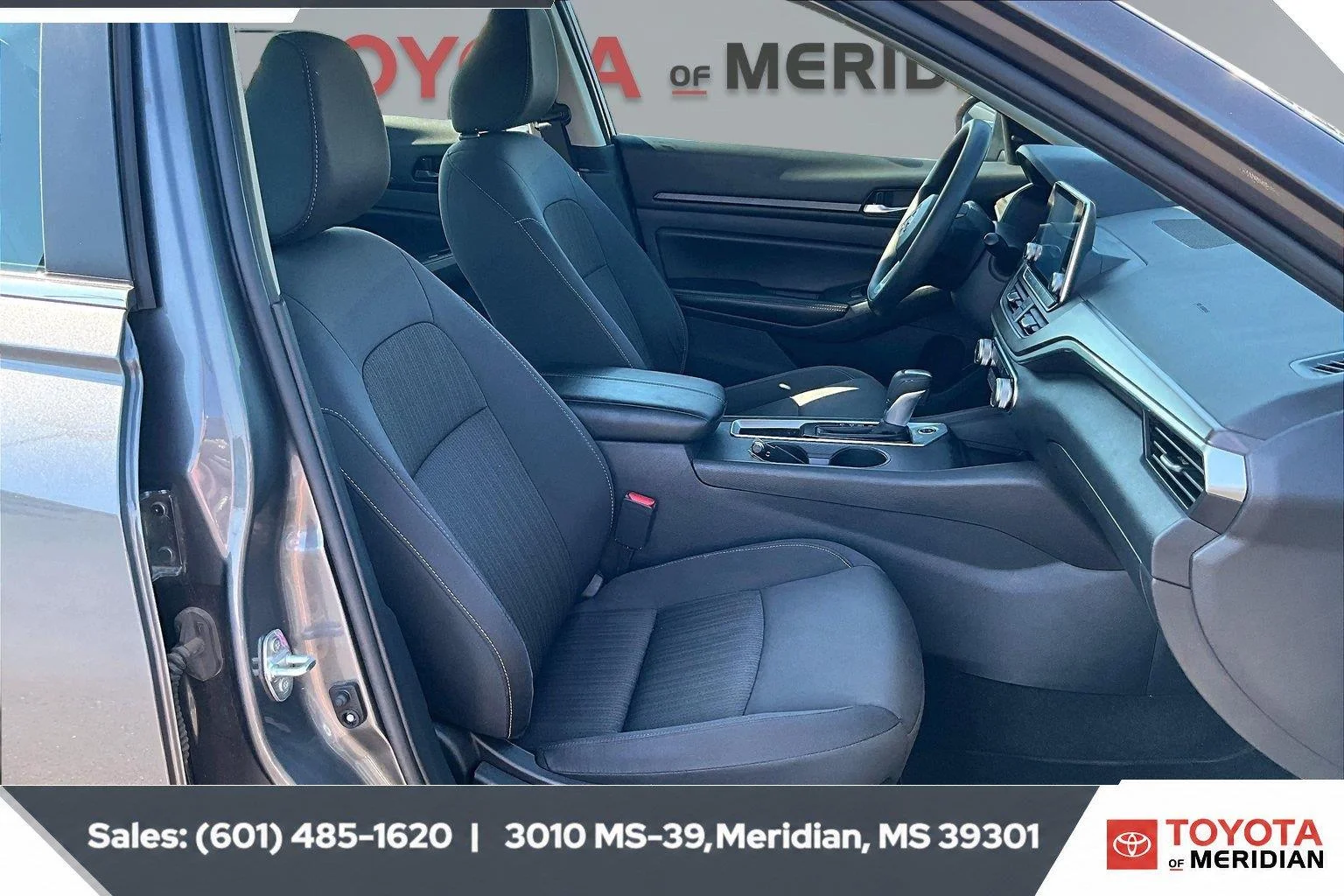 Used 2025 Gun Metallic Nissan SV image 6