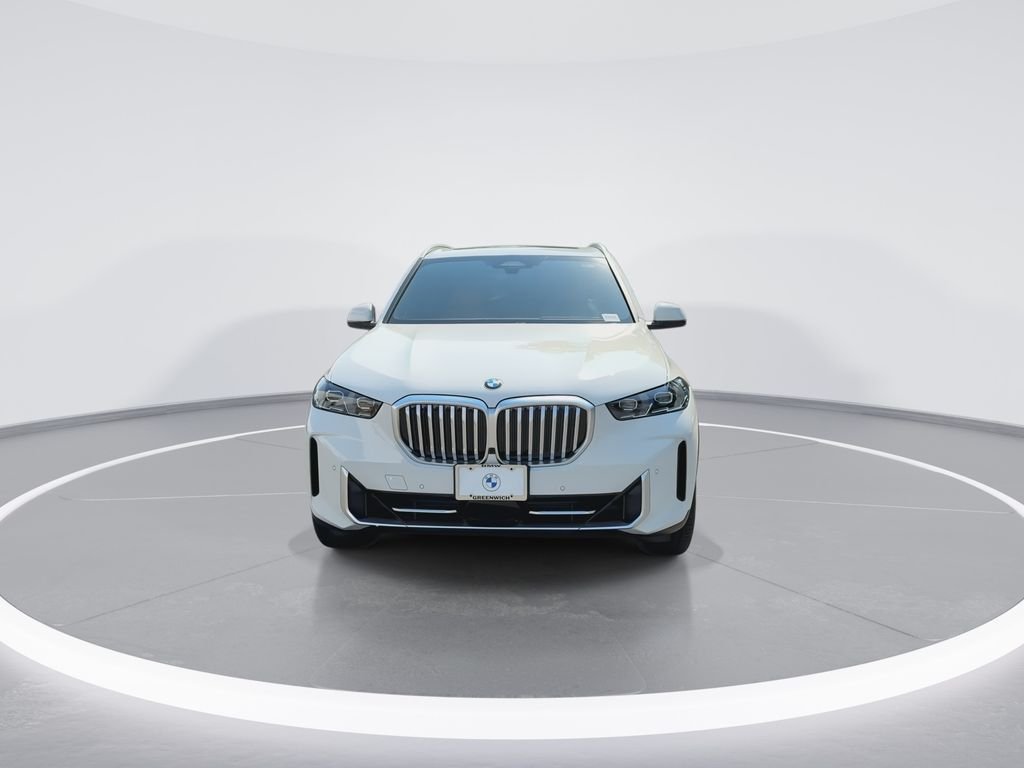 New 2026 White BMW xDrive40i image 3