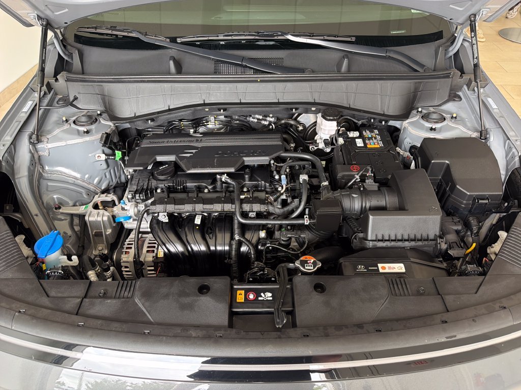 Used 2025 Gray Hyundai SEL image 33