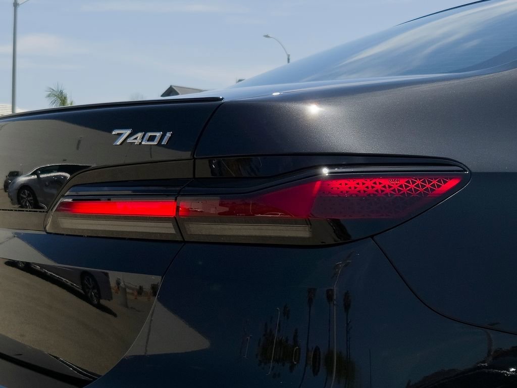 New 2026 Black Sapphire Metallic BMW 740i xDrive image 5